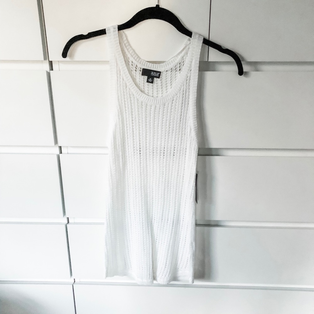 A.n.a size Xs white top